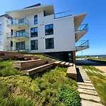 Luxury Waterfront With Sea Views, Sunset Terraces And Free Parking, One With A Huum Sauna, The Other With A Bathtub Lejlighed *