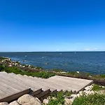Luxury Waterfront With Sea Views, Sunset Terraces And Free Parking, One With A Huum Sauna, The Other With A Bathtub * Tallinn
