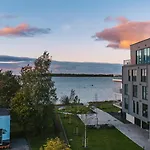 Luxury Waterfront With Sea Views, Sunset Terraces And Free Parking, One With A Huum Sauna, The Other With A Bathtub 아파트 탈린
