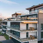 شقة Luxury Waterfront With Sea Views, Sunset Terraces And Free Parking, One With A Huum Sauna, The Other With A Bathtub