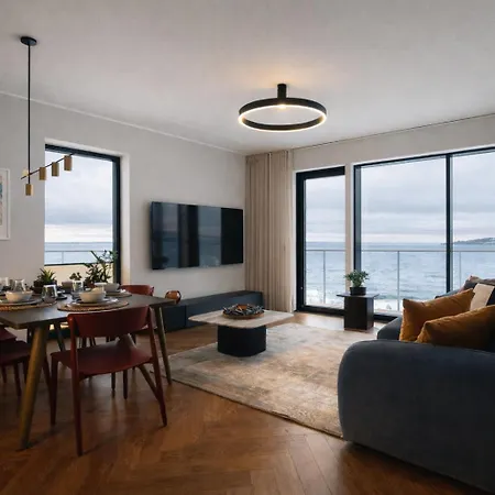 Luxury Waterfront With Sea Views, Sunset Terraces And Free Parking, One With A Huum Sauna, The Other With A Bathtub تالين