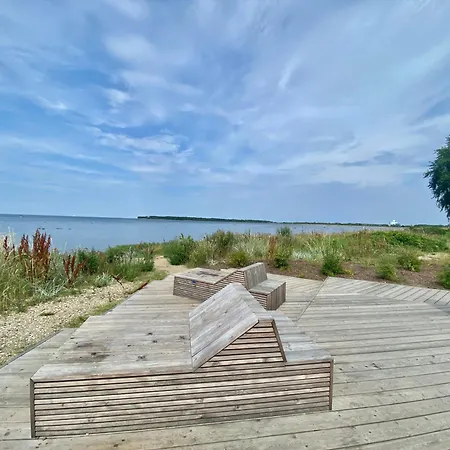 Luxury Waterfront With Sea Views, Sunset Terraces And Free Parking, One With A Huum Sauna, The Other With A Bathtub * Tallinn