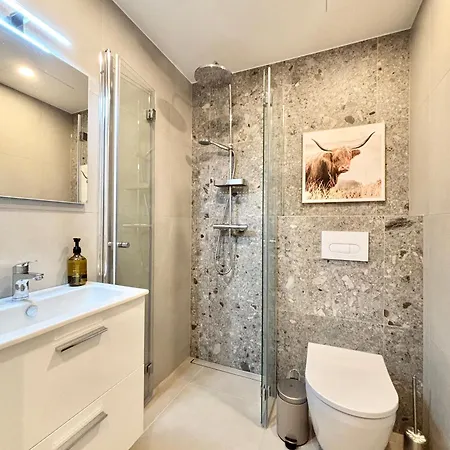 Luxury Waterfront With Sea Views, Sunset Terraces And Free Parking, One With A Huum Sauna, The Other With A Bathtub شقة تالين