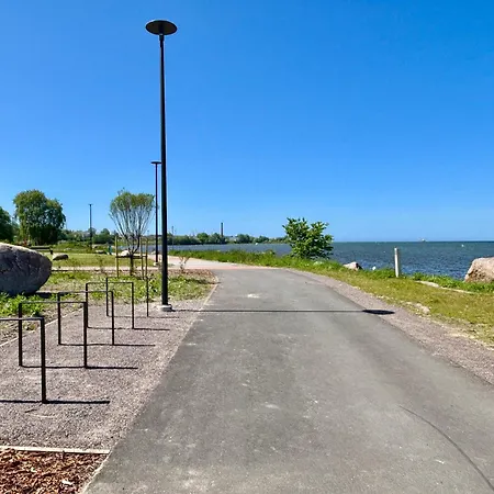 Luxury Waterfront With Sea Views, Sunset Terraces And Free Parking, One With A Huum Sauna, The Other With A Bathtub Tallinn