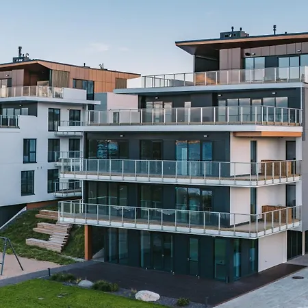 شقة Luxury Waterfront With Sea Views, Sunset Terraces And Free Parking, One With A Huum Sauna, The Other With A Bathtub تالين