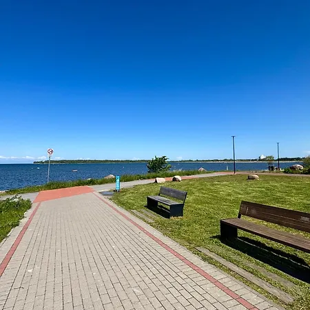 Luxury Waterfront With Sea Views, Sunset Terraces And Free Parking, One With A Huum Sauna, The Other With A Bathtub شقة