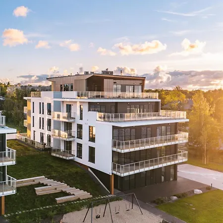 Luxury Waterfront With Sea Views, Sunset Terraces And Free Parking, One With A Huum Sauna, The Other With A Bathtub تالين