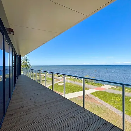 Luxury Waterfront With Sea Views, Sunset Terraces And Free Parking, One With A Huum Sauna, The Other With A Bathtub تالين