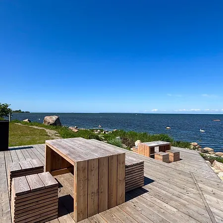 شقة Luxury Waterfront With Sea Views, Sunset Terraces And Free Parking, One With A Huum Sauna, The Other With A Bathtub