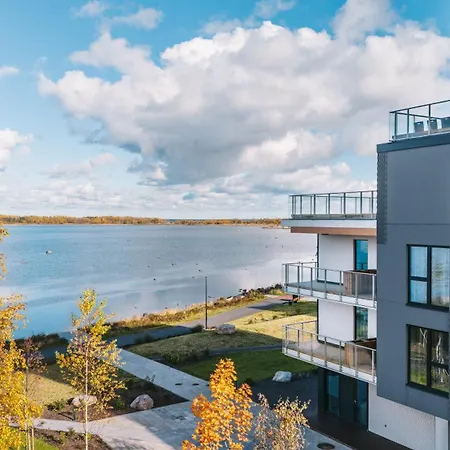 شقة Luxury Waterfront With Sea Views, Sunset Terraces And Free Parking, One With A Huum Sauna, The Other With A Bathtub