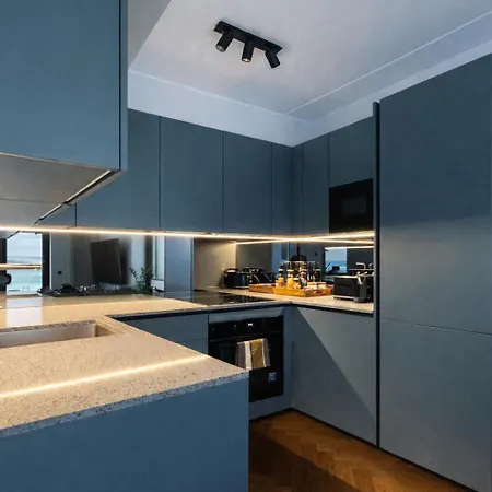 Luxury Waterfront With Sea Views, Sunset Terraces And Free Parking, One With A Huum Sauna, The Other With A Bathtub تالين