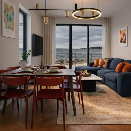 Luxury Waterfront With Sea Views, Sunset Terraces And Free Parking, One With A Huum Sauna, The Other With A Bathtub تالين