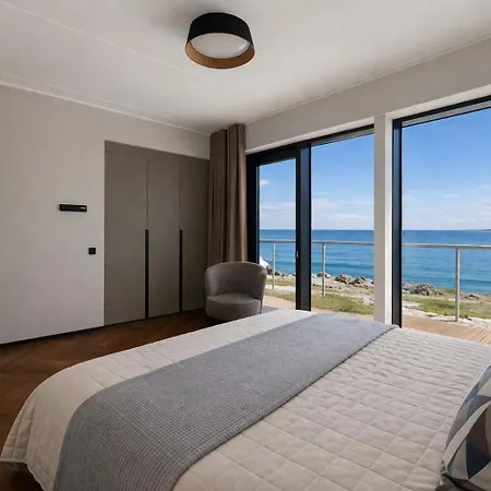 Luxury Waterfront With Sea Views, Sunset Terraces And Free Parking, One With A Huum Sauna, The Other With A Bathtub * تالين