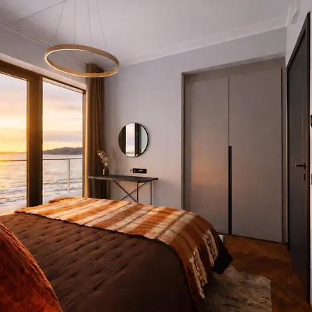 شقة Luxury Waterfront With Sea Views, Sunset Terraces And Free Parking, One With A Huum Sauna, The Other With A Bathtub