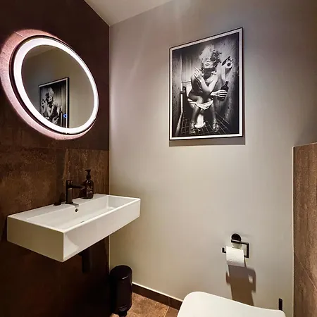 Luxury Waterfront With Sea Views, Sunset Terraces And Free Parking, One With A Huum Sauna, The Other With A Bathtub * تالين