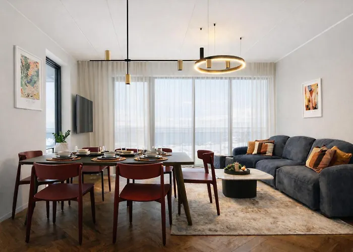 Appartement Luxury Waterfront With Sea Views, Sunset Terraces And Free Parking, One With A Huum Sauna, The Other With A Bathtub