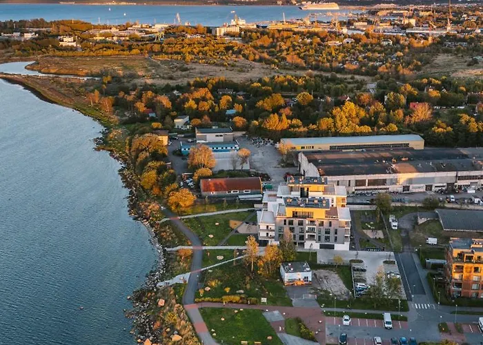 Apartman Luxury Waterfront With Sea Views, Sunset Terraces And Free Parking, One With A Huum Sauna, The Other With A Bathtub *