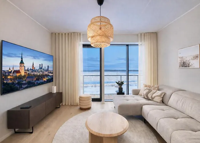 Luxury Waterfront With Sea Views, Sunset Terraces And Free Parking, One With A Huum Sauna, The Other With A Bathtub Tallinn