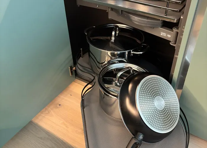 Luxury Waterfront With Sea Views, Sunset Terraces And Free Parking, One With A Huum Sauna, The Other With A Bathtub *