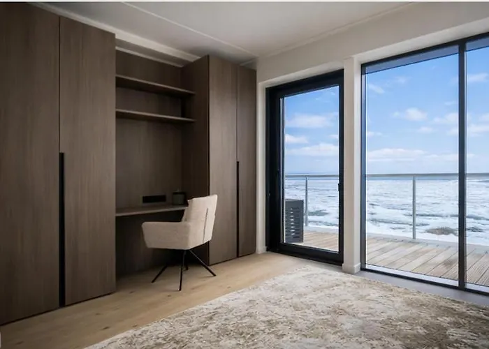 Luxury Waterfront With Sea Views, Sunset Terraces And Free Parking, One With A Huum Sauna, The Other With A Bathtub * Tallinn