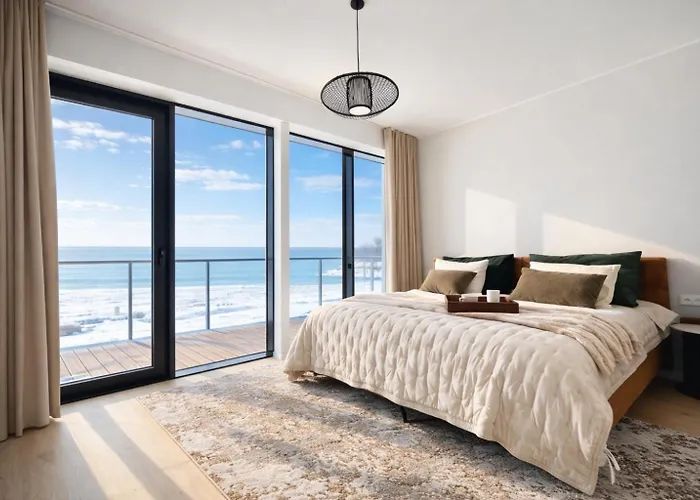 Luxury Waterfront With Sea Views, Sunset Terraces And Free Parking, One With A Huum Sauna, The Other With A Bathtub *