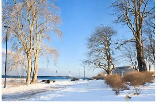 Luxury Waterfront With Sea Views, Sunset Terraces And Free Parking, One With A Huum Sauna, The Other With A Bathtub Appartement *