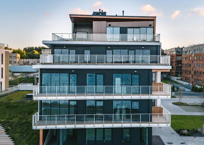 Luxury Waterfront With Sea Views, Sunset Terraces And Free Parking, One With A Huum Sauna, The Other With A Bathtub Korter