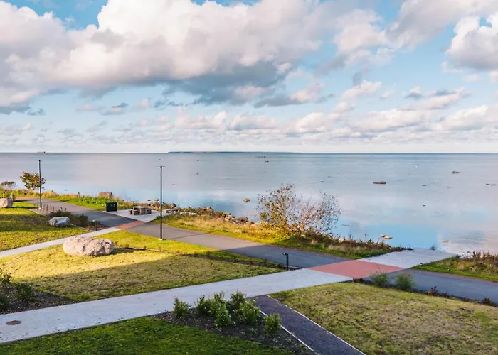 Apartman Luxury Waterfront With Sea Views, Sunset Terraces And Free Parking, One With A Huum Sauna, The Other With A Bathtub *