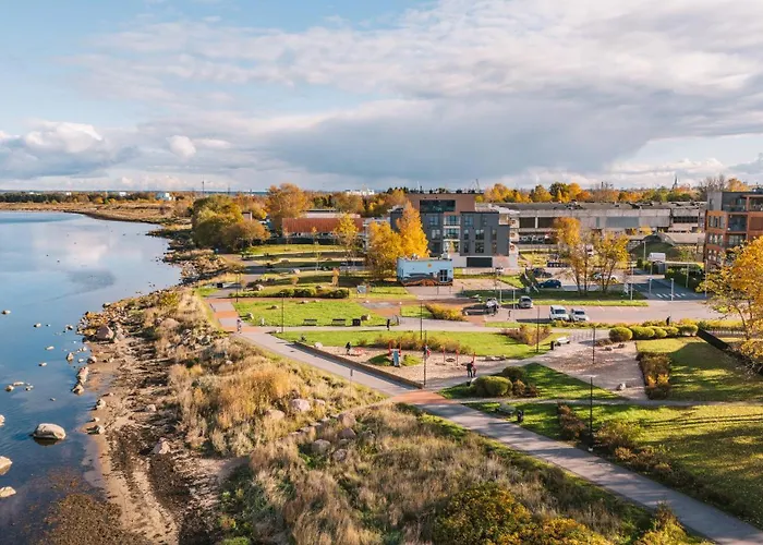 Luxury Waterfront With Sea Views, Sunset Terraces And Free Parking, One With A Huum Sauna, The Other With A Bathtub Korter *