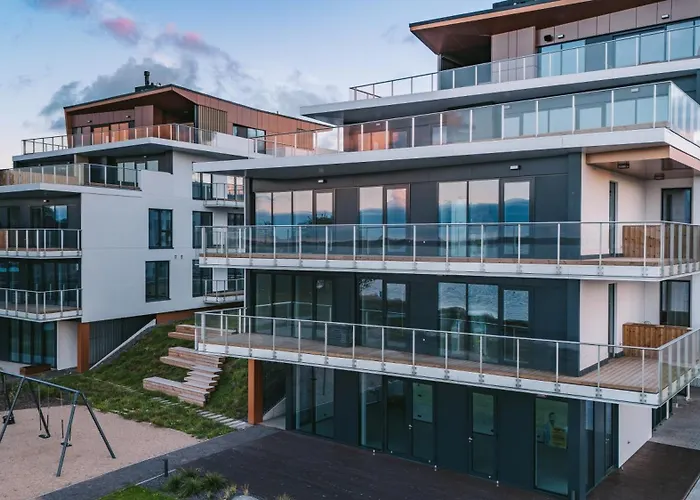 Luxury Waterfront With Sea Views, Sunset Terraces And Free Parking, One With A Huum Sauna, The Other With A Bathtub Korter