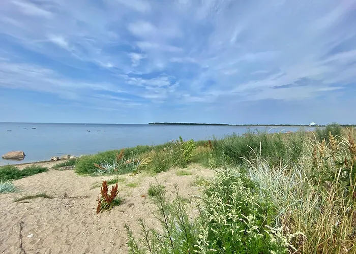 Luxury Waterfront With Sea Views, Sunset Terraces And Free Parking, One With A Huum Sauna, The Other With A Bathtub