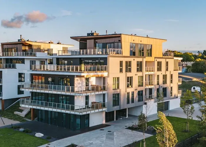 Luxury Waterfront With Sea Views, Sunset Terraces And Free Parking, One With A Huum Sauna, The Other With A Bathtub Apartman *