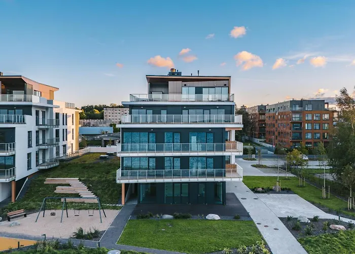 Luxury Waterfront With Sea Views, Sunset Terraces And Free Parking, One With A Huum Sauna, The Other With A Bathtub *