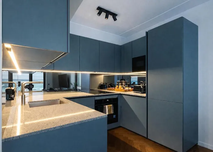 Luxury Waterfront With Sea Views, Sunset Terraces And Free Parking, One With A Huum Sauna, The Other With A Bathtub Tallinn