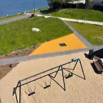 Luxury Waterfront With Sea Views, Sunset Terraces And Free Parking, One With A Huum Sauna, The Other With A Bathtub