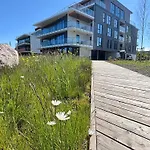 Luxury Waterfront With Sea Views, Sunset Terraces And Free Parking, One With A Huum Sauna, The Other With A Bathtub Tallinn