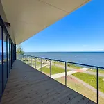 Luxury Waterfront With Sea Views, Sunset Terraces And Free Parking, One With A Huum Sauna, The Other With A Bathtub Tallinn